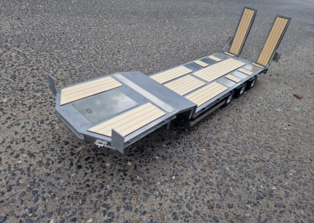 Preview: FM 3-Achs Auflieger mit Rampen 1:14